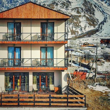 Hotel Sunshine Kazbegi Esterno foto