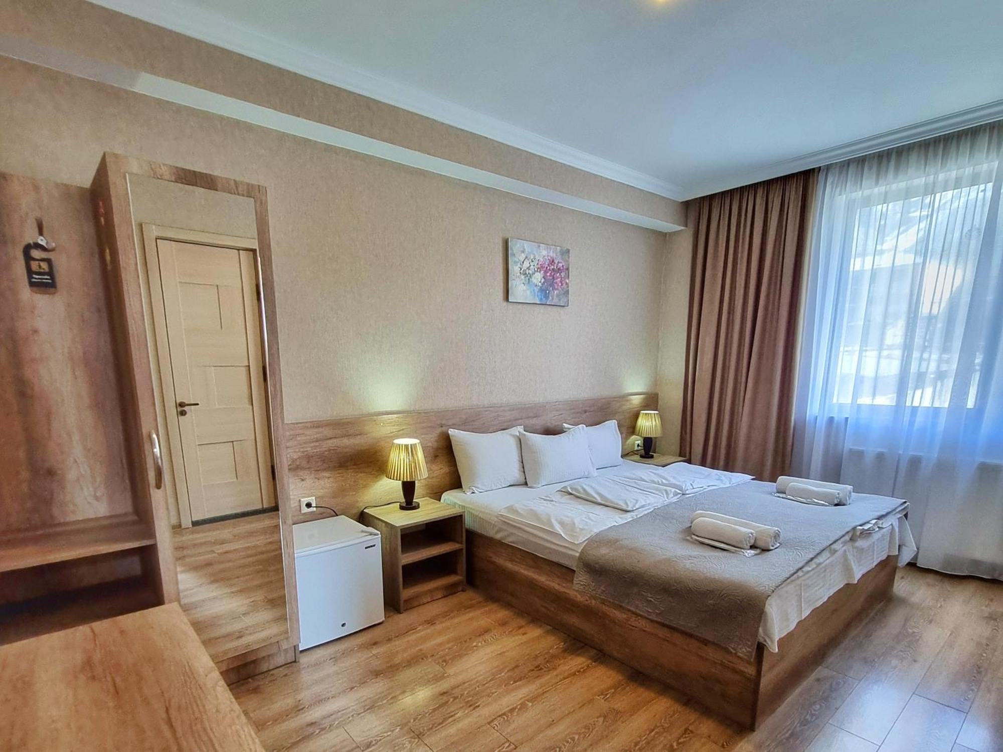 Hotel Sunshine Kazbegi Esterno foto