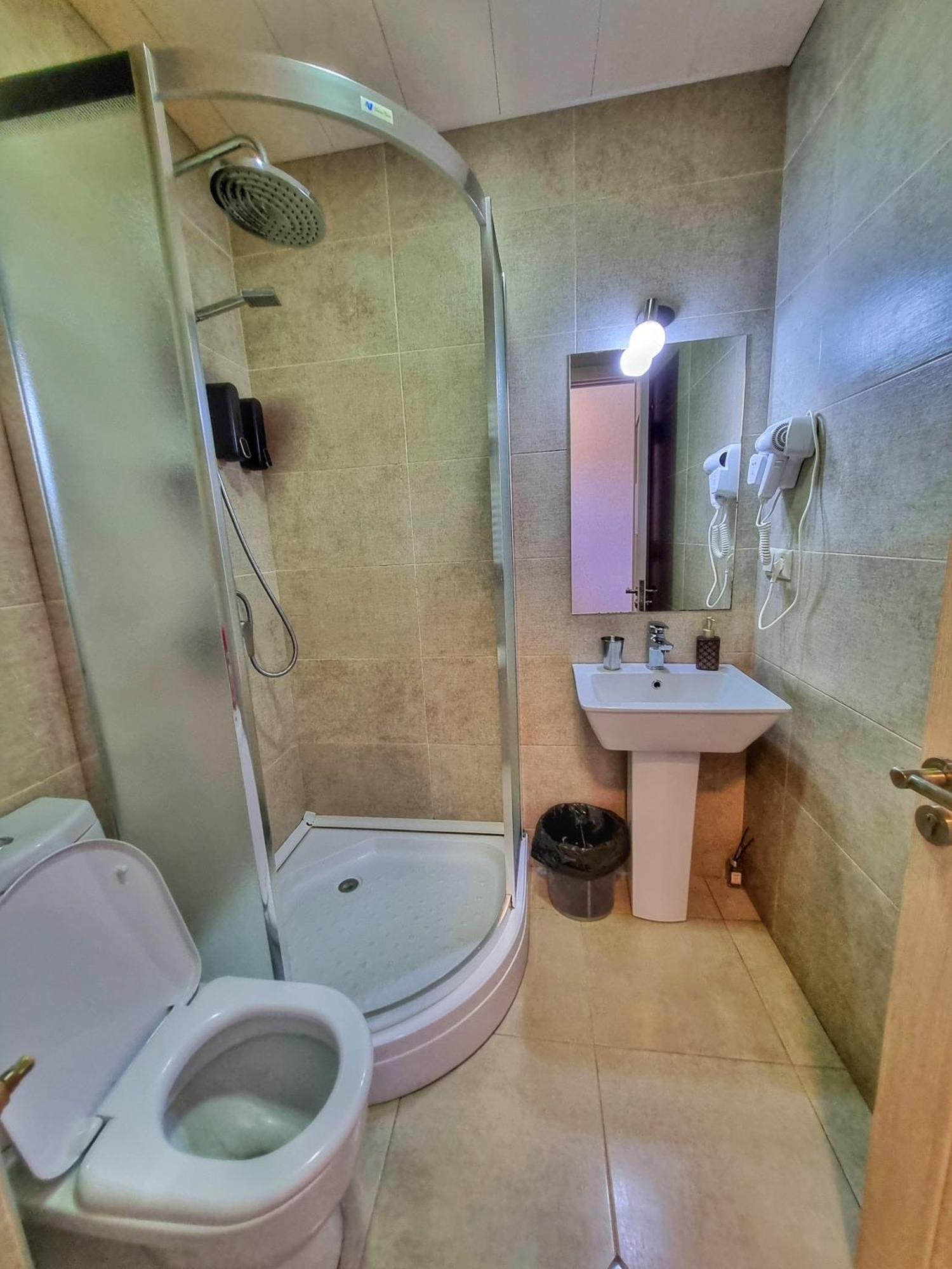 Hotel Sunshine Kazbegi Esterno foto