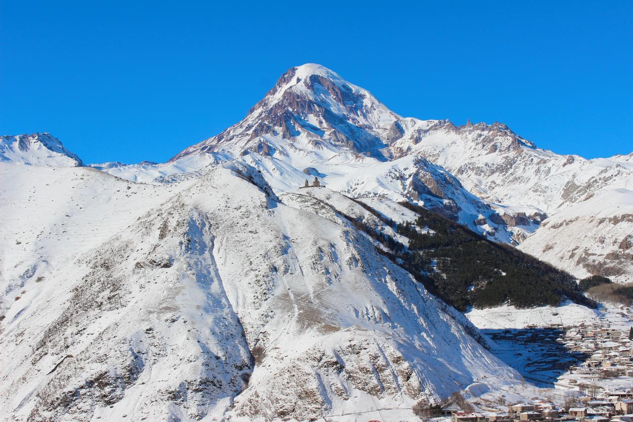 Hotel Sunshine Kazbegi Esterno foto