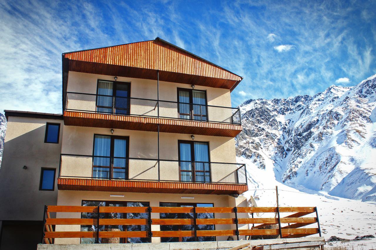 Hotel Sunshine Kazbegi Esterno foto