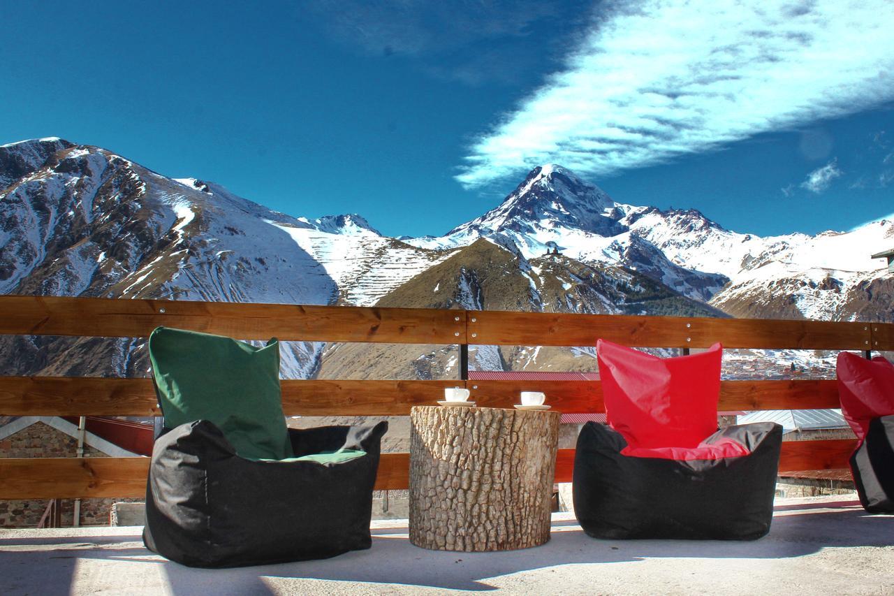 Hotel Sunshine Kazbegi Esterno foto