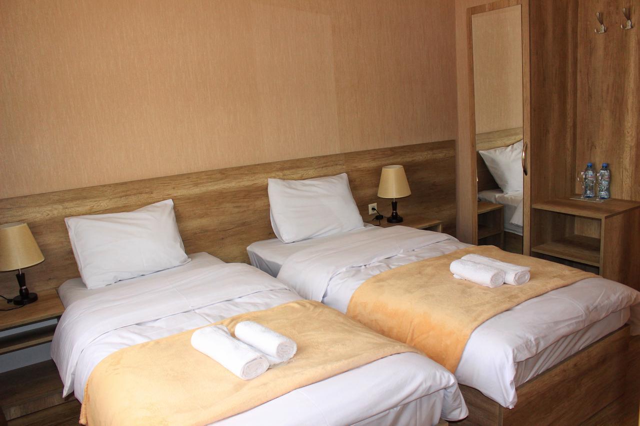 Hotel Sunshine Kazbegi Esterno foto