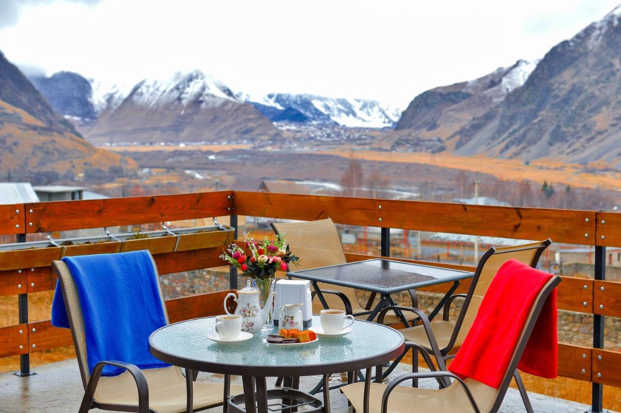 Hotel Sunshine Kazbegi Esterno foto