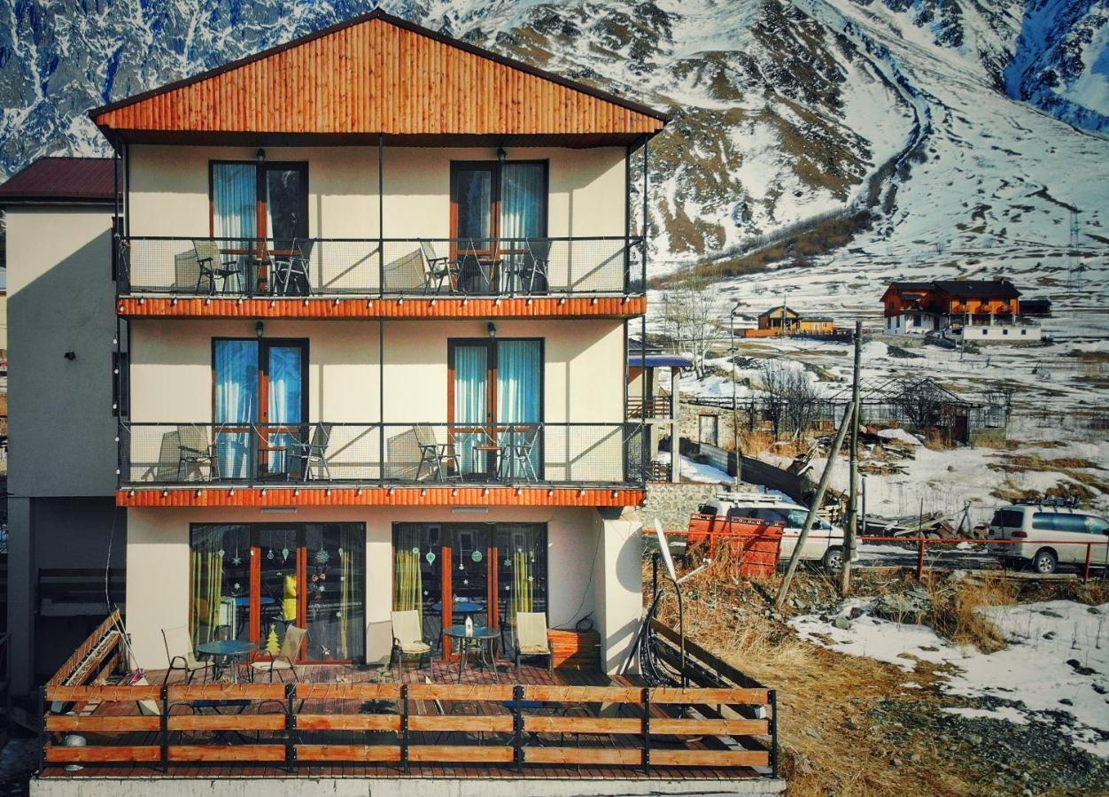 Hotel Sunshine Kazbegi Esterno foto